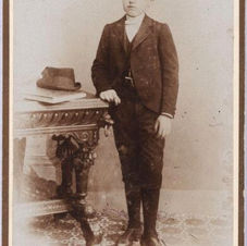 Young (white father) Harry Knegtel.jpg
