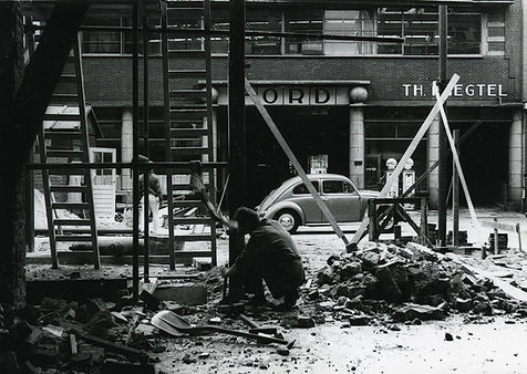 4.004 1964_ verbouwing Heuvel 44 Showroom.jpg