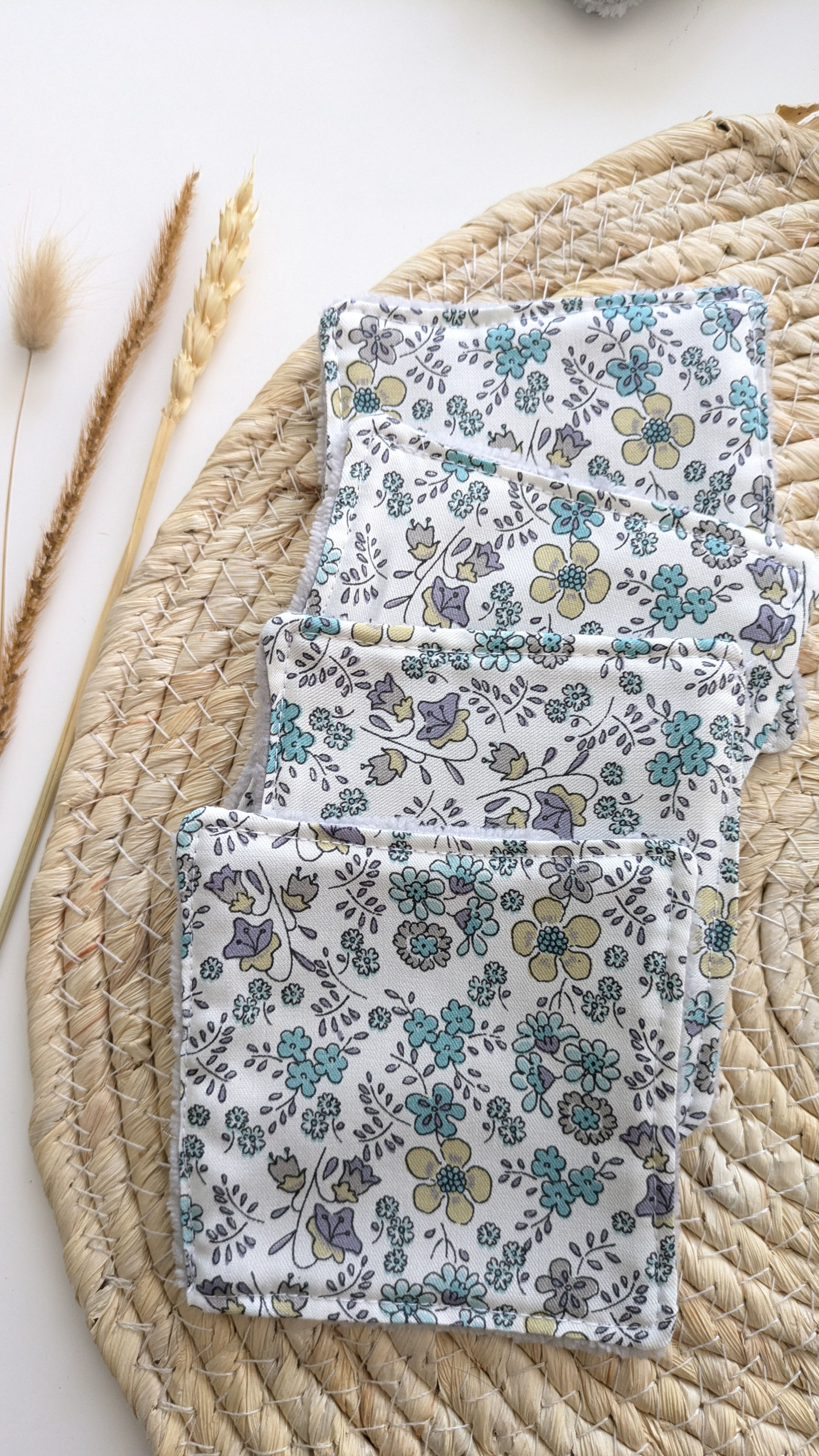 Lot de 4 débarbouillettes Fleuries - tons bleu/vert/gris