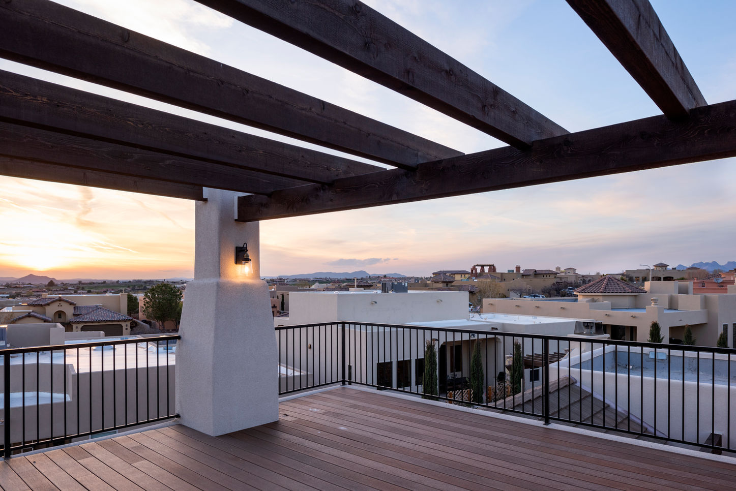 Modern Desert Model 18.jpg