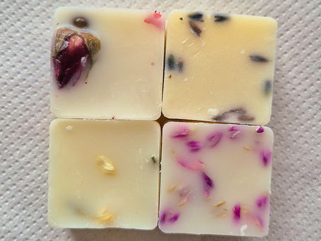 Botanical Garden Wax Melts - 50g Handmade Soy Cubes - Four Fragrances: Vanilla, Jasmine, Lavender, Cherry