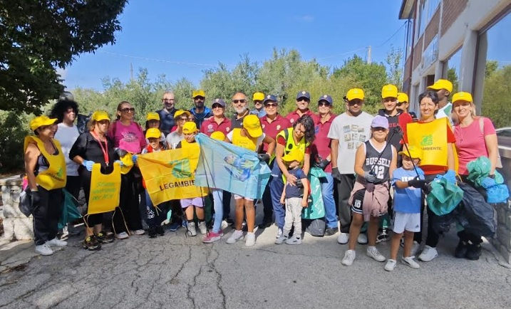 Successo per la passeggiata ecologica nelle contrade Feudo e Camposarcone: all'appello rispondono in tanti