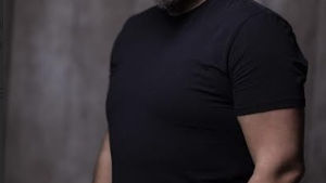 Prima volta in Molise per Giorgio Montanini, il suo spettacolo "Fall" al Savoia il 28 maggio
