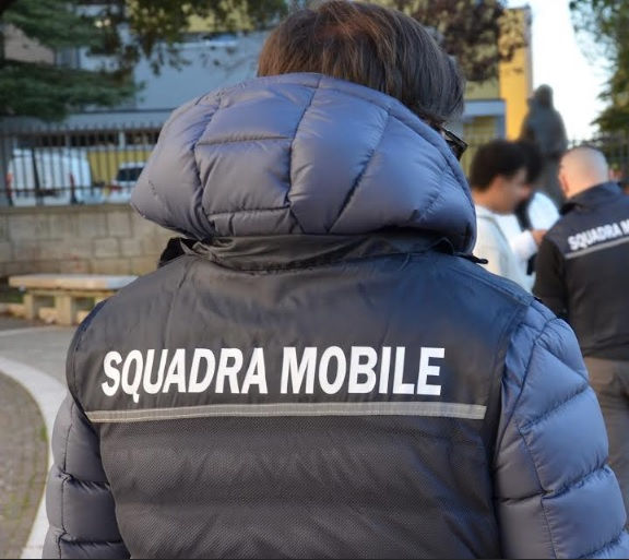 Uomo arrestato dalla Polizia di Stato di Campobasso mentre spaccia nel centro storico