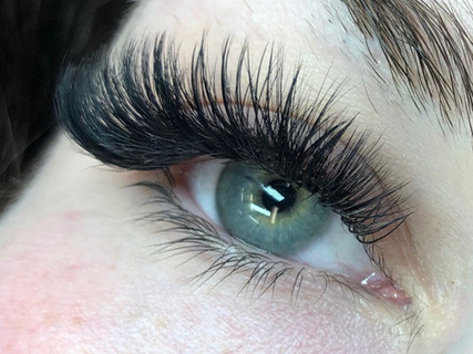 Blended Volume Eyelash Extensions