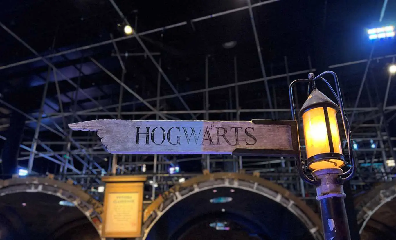 Hogwarts sign