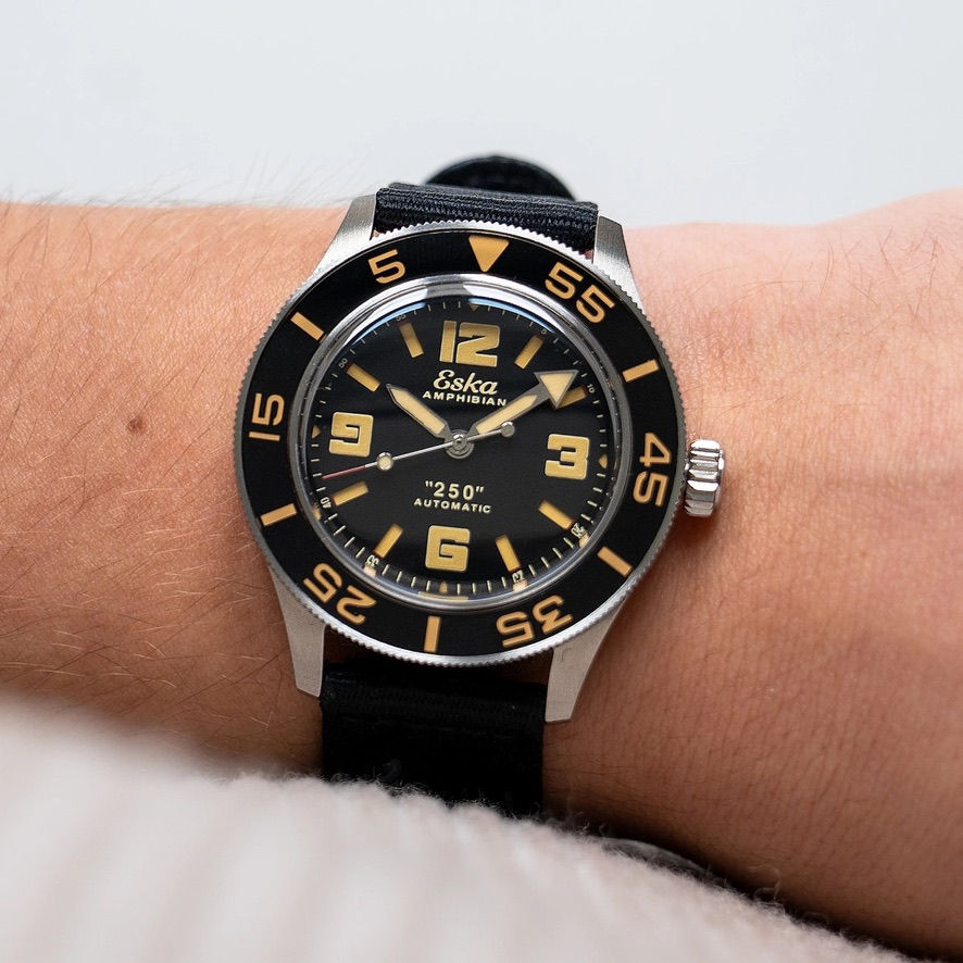 Miniature : ESKA AMPHIBIAN 250 "BLACK SHARK" - 1.090€