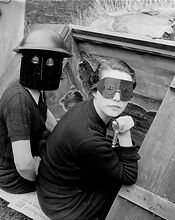 Lee-Miller-women-at-war-940x987.jpg