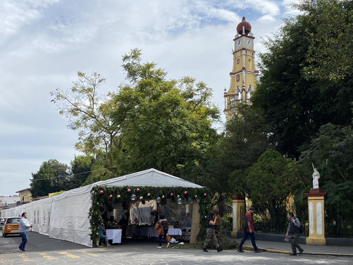 Instalan Artesanos en calles del Centro Histórico