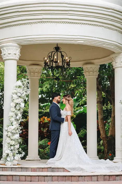Wedding photoshoot Miami wedding venue Villa Toscana