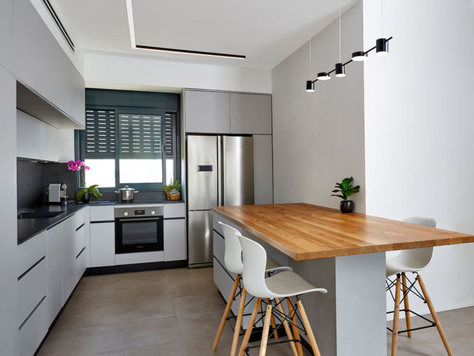 מטבח נאנו בגוון אפור גרפיט בשילוב ידית במה / צילום 1