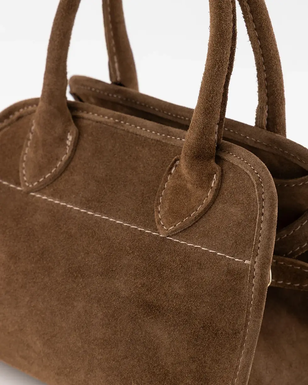 Thumbnail: BABY MERLOT // suede bag