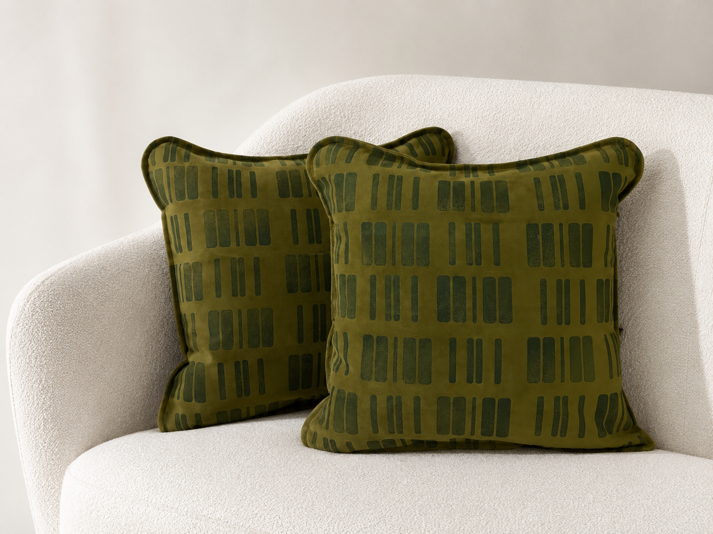 Cojín BERLÍN terciopelo verde, estampado GRECAS verdes, 50x50