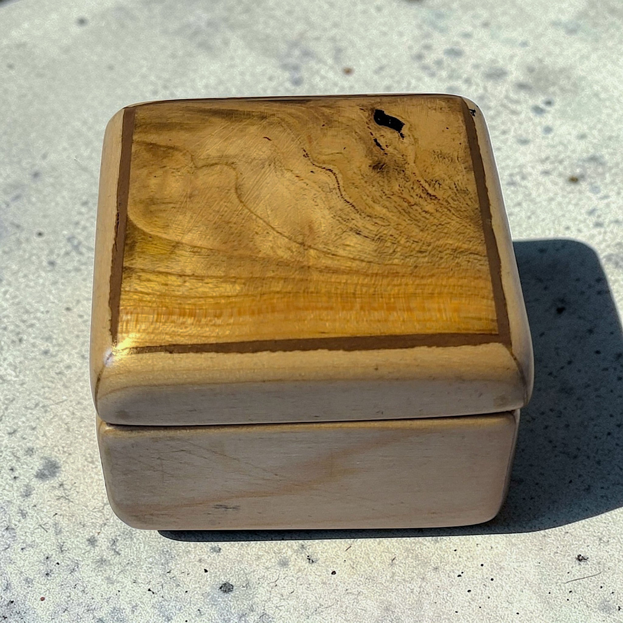 Wood Trinket Knick Knack Jewelry Box  2"x2"