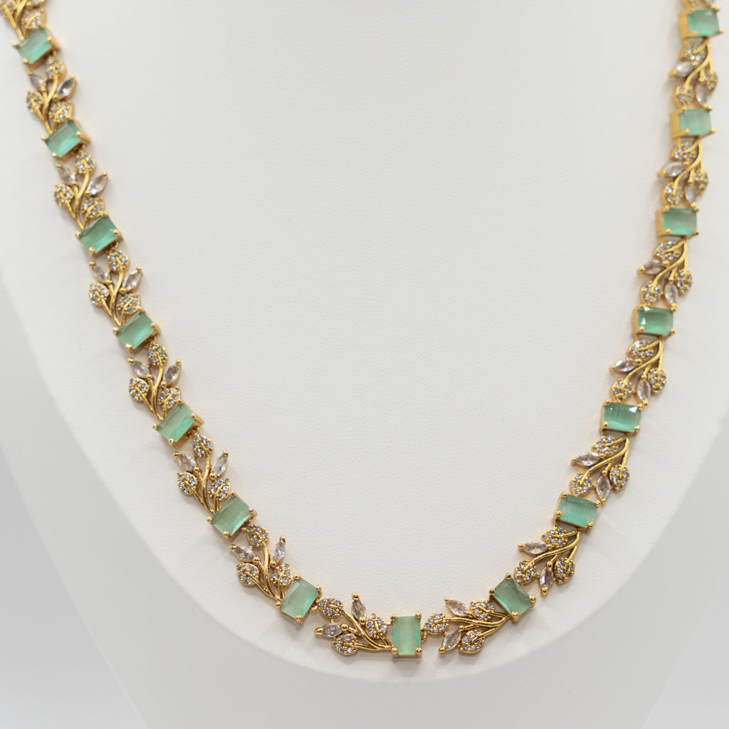 Emerald Dew Vine Long Necklace