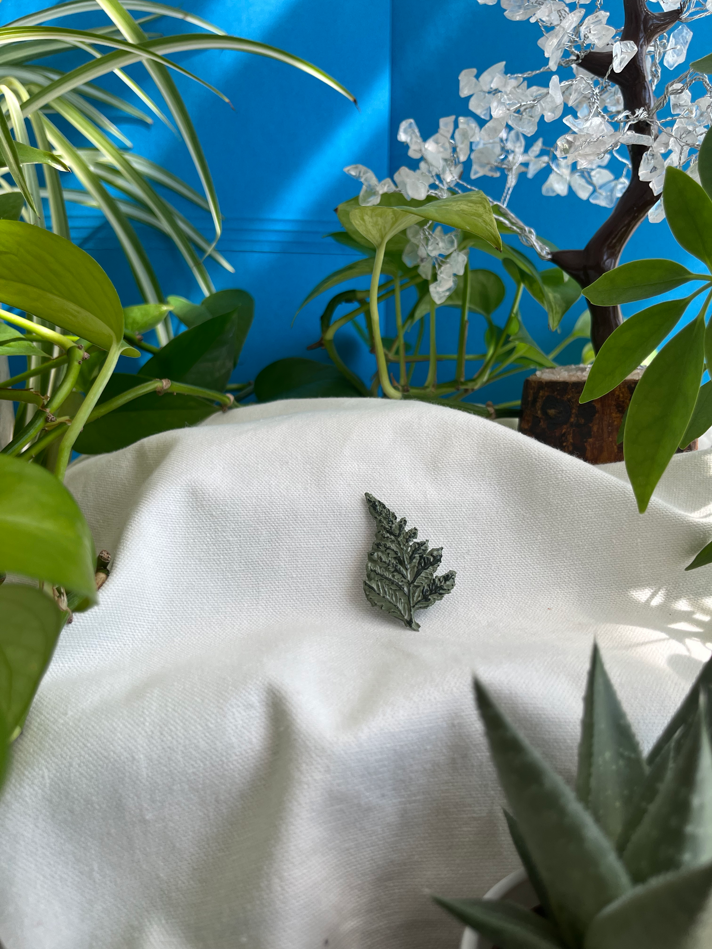 Medium Leaf Pin