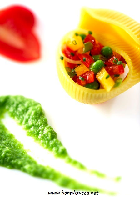 Conchiglione colorato