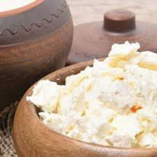 Also called recòtte ascuànte, it is a typical soft, spreadable cheese made from whey.