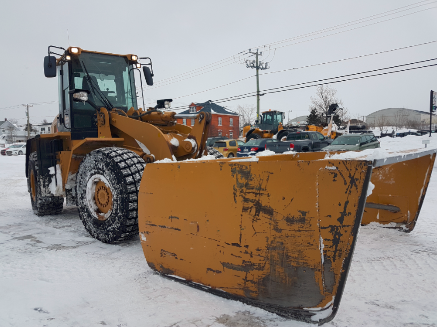 Déneigement chargeur sur roues