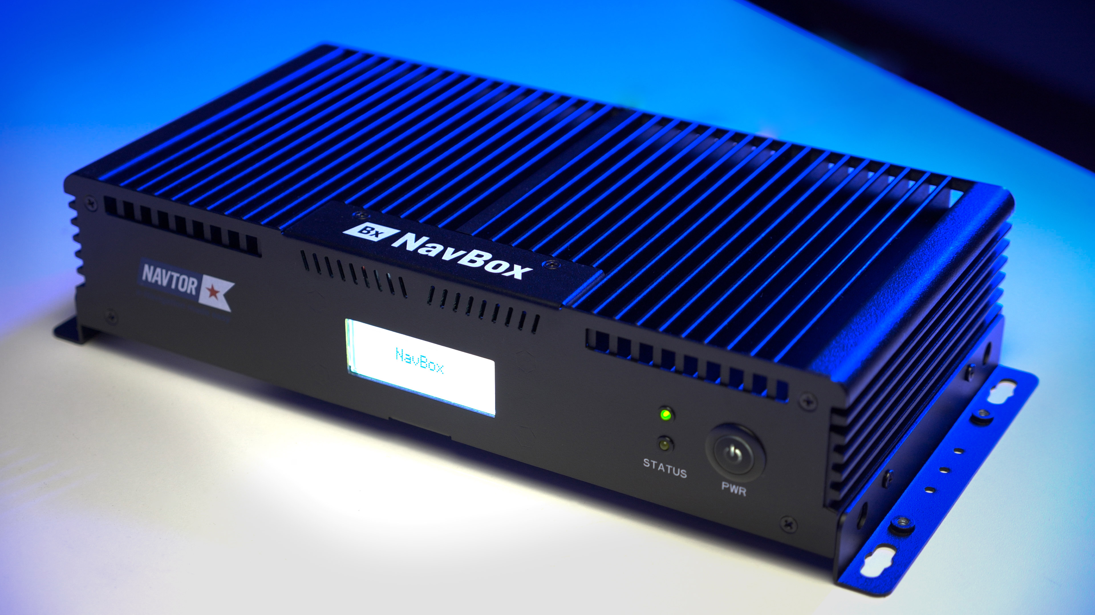 NavBox_Lyssatt4-retouch.jpg