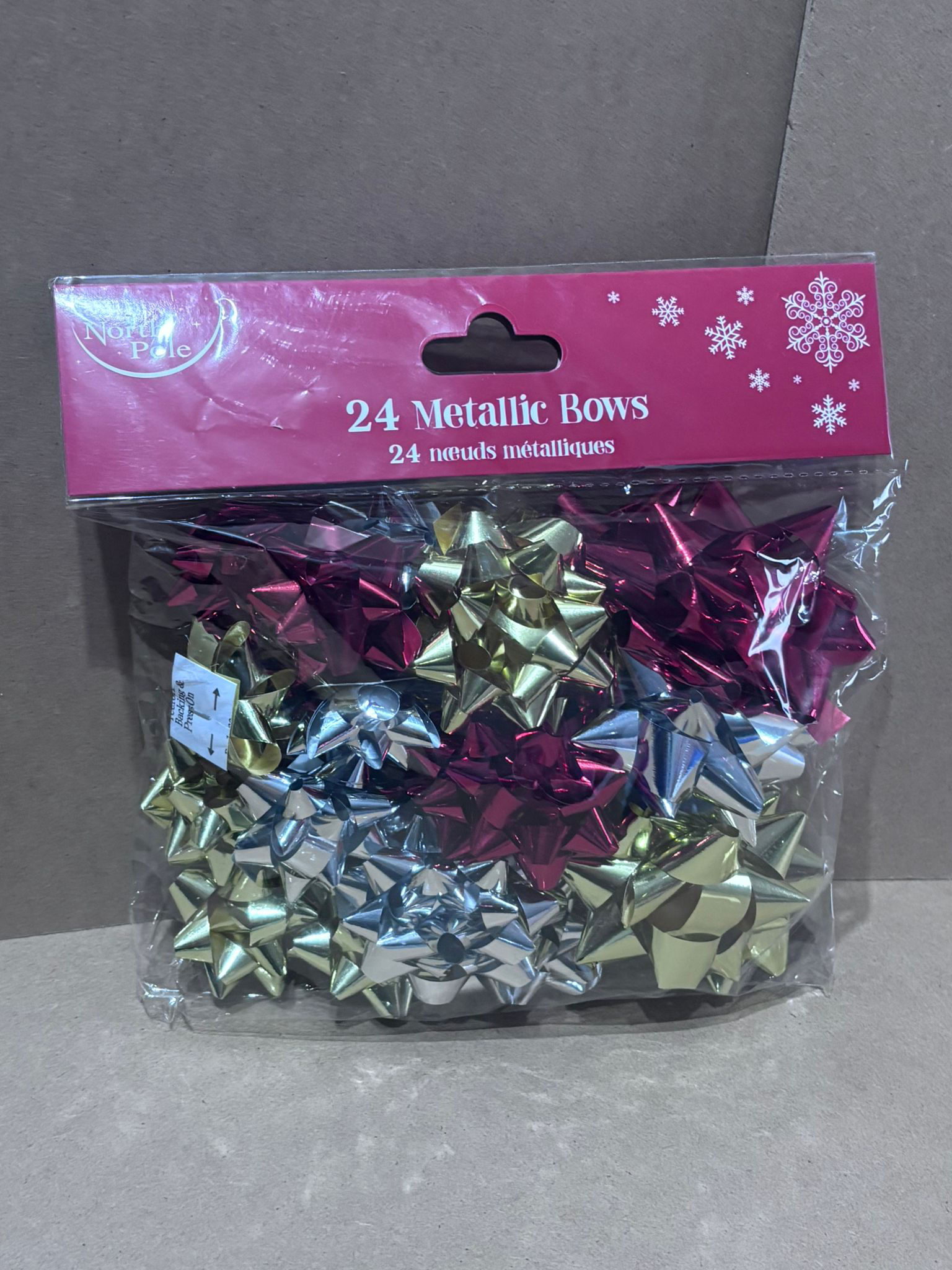 24 metallic bows 