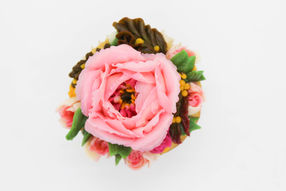 realistic buttercream flower cupcakes.jpg
