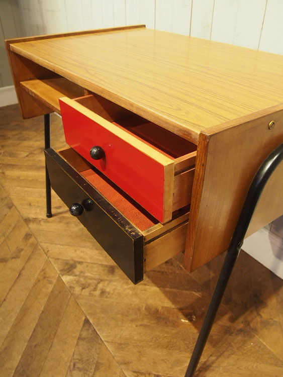 サムネイル： Desk