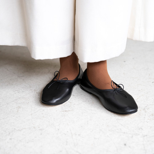 SPELTA】OLGA フラットシューズ Black | SIEBEN