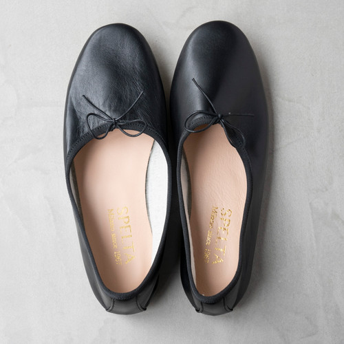 SPELTA】OLGA フラットシューズ Black | SIEBEN
