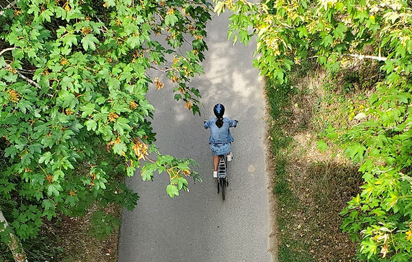 Cycliste en balade sur la Via Fluvia