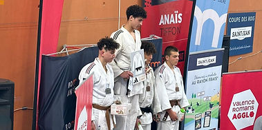 12 01 25 coupe des rois cadets ttes podium viktor _edited.jpg