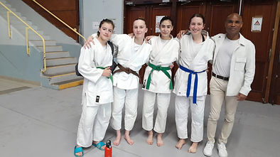 27 04 24 equipe feminimes.jpg