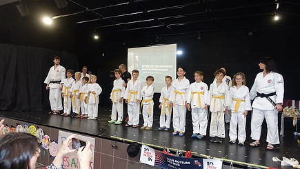 ag peaugres 14 06 24 vue grade ceintures jaunes.JPG