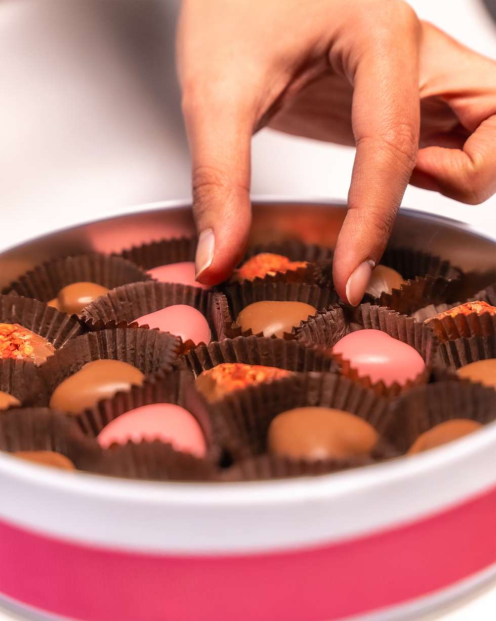 Küçük resim: Hoynut x Boutique De Chocolat Sütlü Fındıklı Çilekli Çikolata