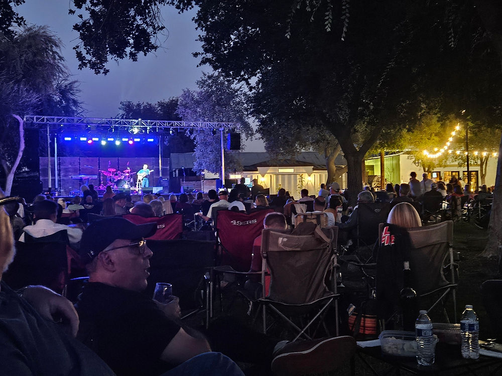 Cōque Ross live entertainer private event Central Valley. Performing Live Onstage