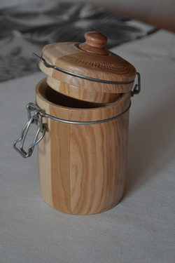 Dose mit Bügelverschluss