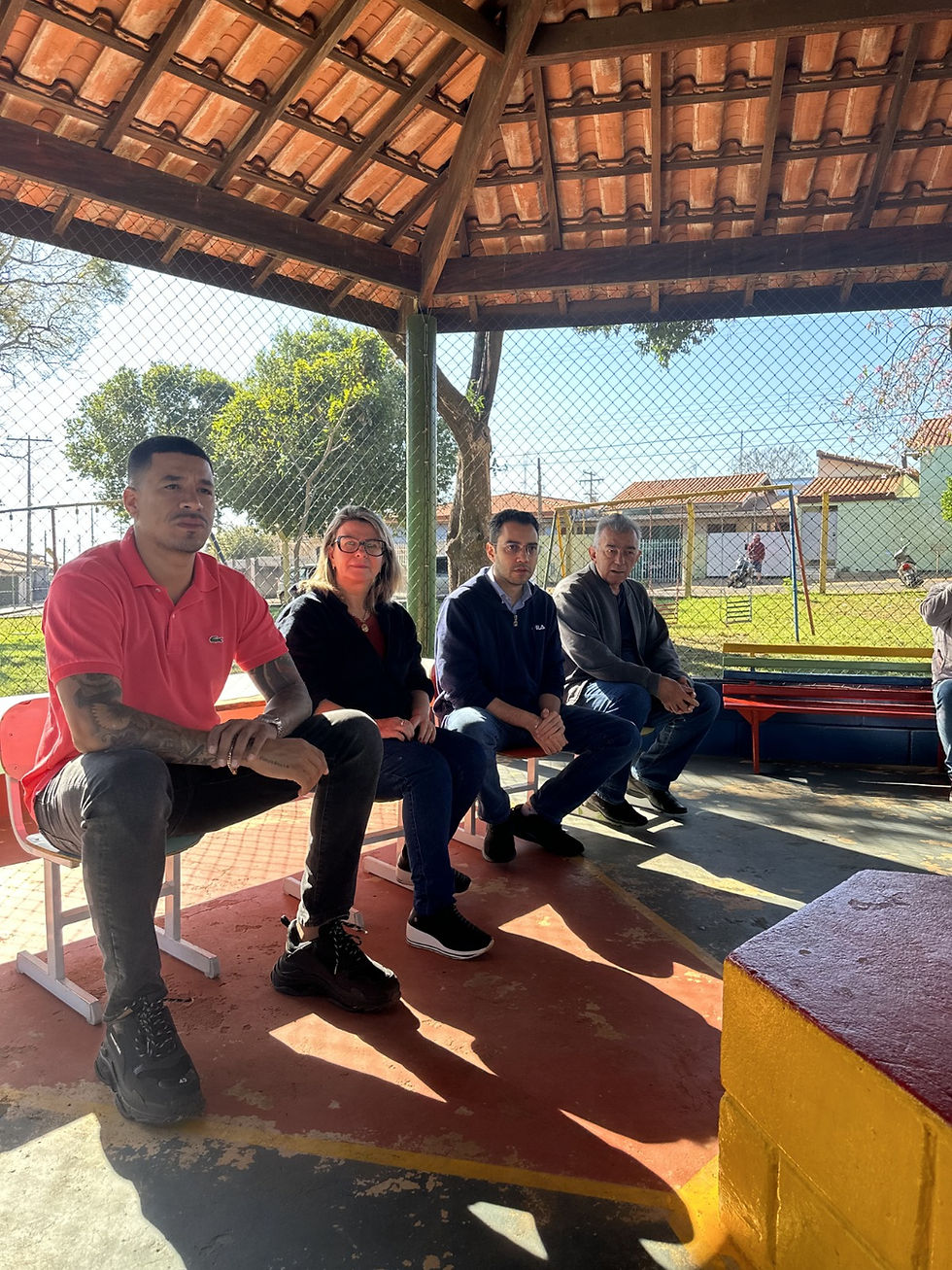 Vereador Juninho Dias propõe criação de canal de ouvidoria na Secretaria de Educação para ampliar transparência e atendimento à população