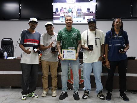 Grupo Ressurreição é homenageado com medalha “Princesa Tecelã” pelos trabalhos realizados na área da música no município de Americana.Segundo lei municipal, a concessão da “Medalha Princesa Tecelã”