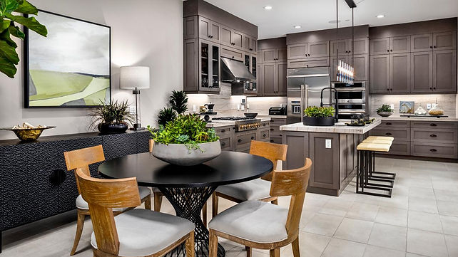 04_Meadow_Oaks_Cerdos_Dining-to-Kitchen_1800.jpg