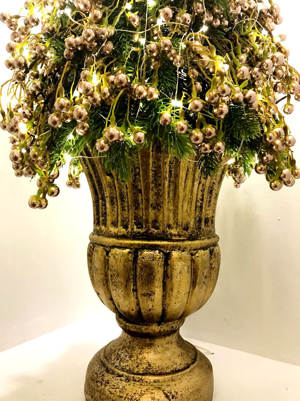 Thumbnail: Gold Arrangement