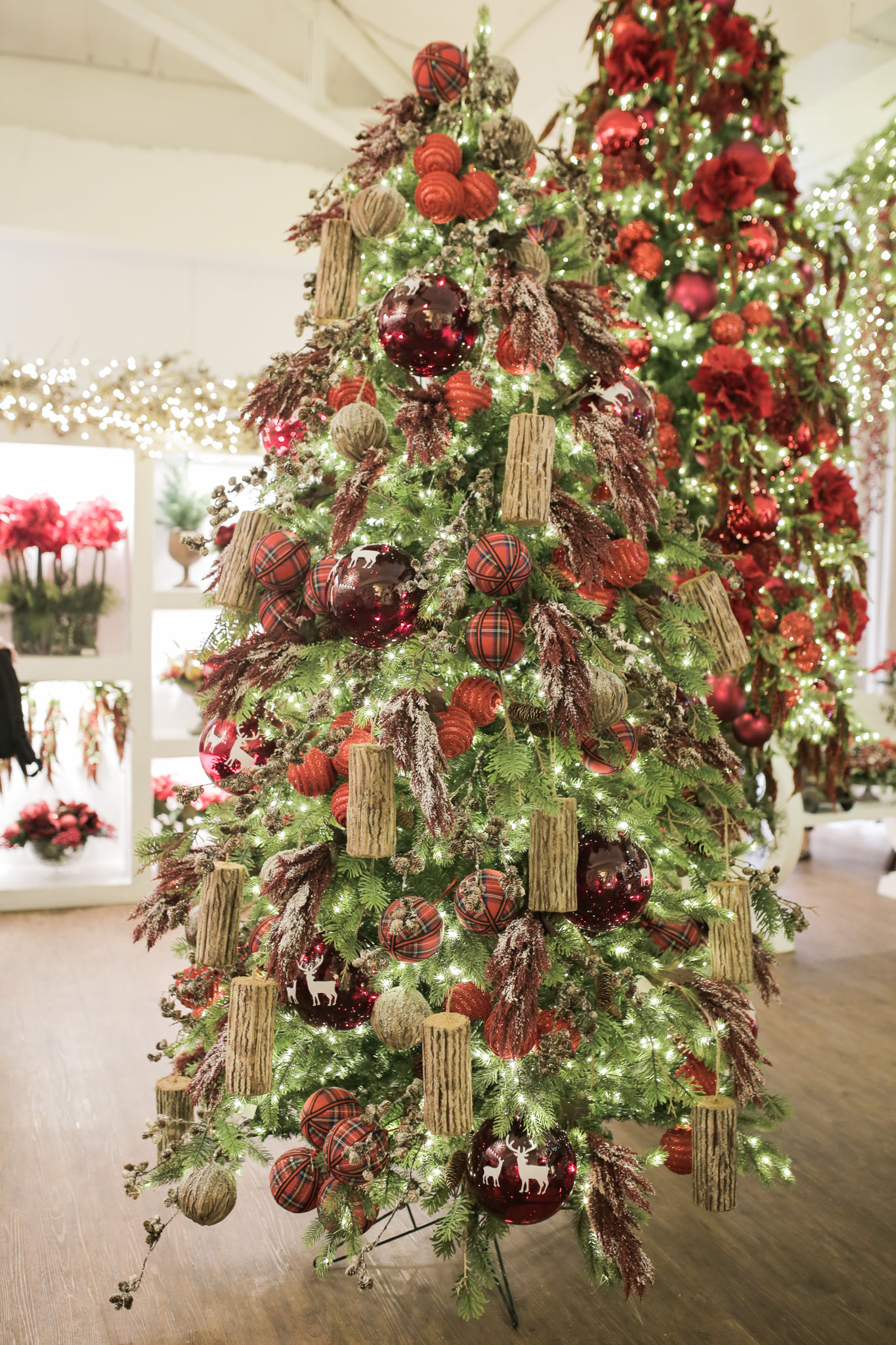 9 Feet Barn Red Tree