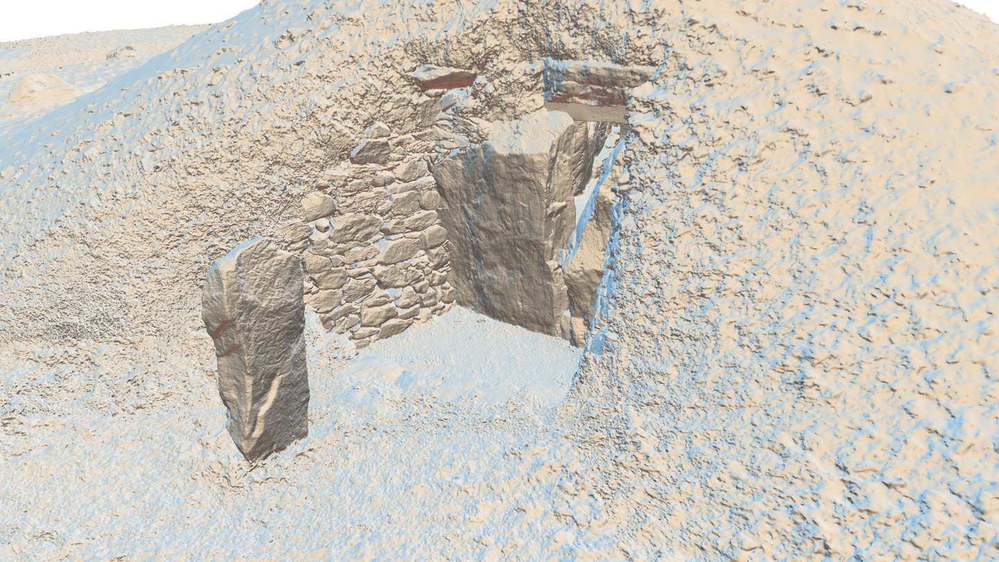 3D mesh of Bryn Celli Ddu rear wall and replica Pattern Stone with surrounding mound detail.