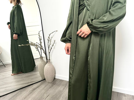 S’habiller avec pudeur : l’élégance intemporelle qui revient à la mode