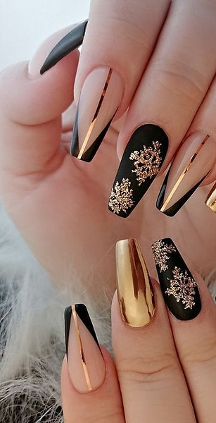 gold nails