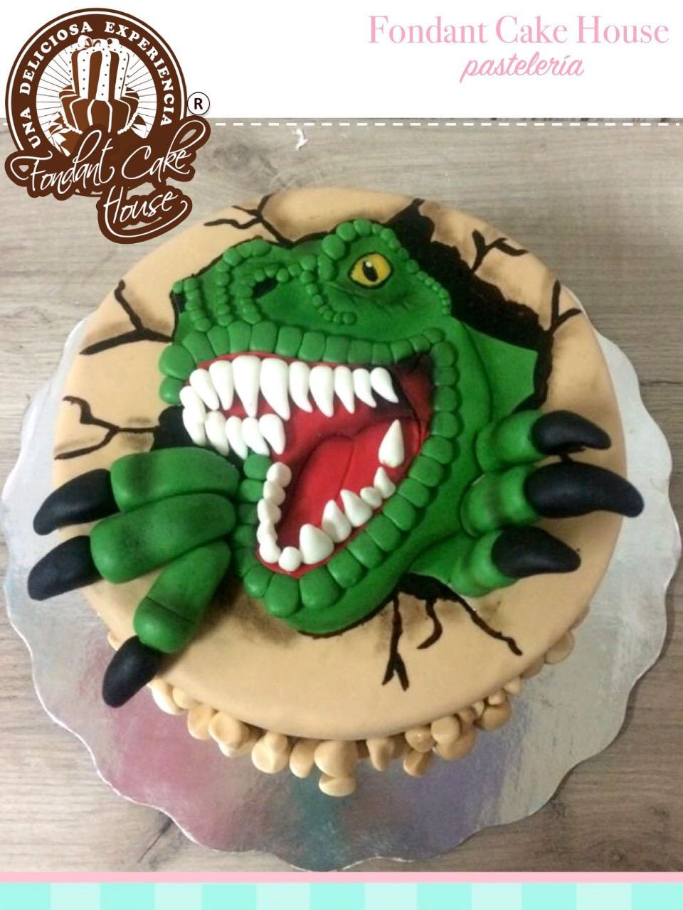 PASTEL DE DINOSAURIO