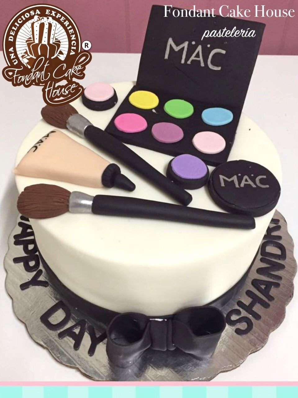 PASTEL DE CUMPLEAÑOS MAQUILLAJE