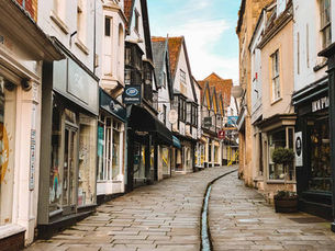 Somerset is celebrated for its mix of charming countryside, history, beautiful architecture and accessible connections to cities like Bath and Bristol. Whether you’re after a refined period home, good schools, or a strong sense of community, some areas stand out - for architecture, heritage, lifestyle, or location. Here are five of the most desirable places to live now, especially if you value quality, character and long-term appeal.