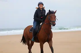 Kintsugi Peggy MINTOFF à cheval.webp