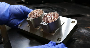 Mehrere Metalle in einer Schicht drucken