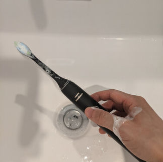 foam on toothbrush from sls